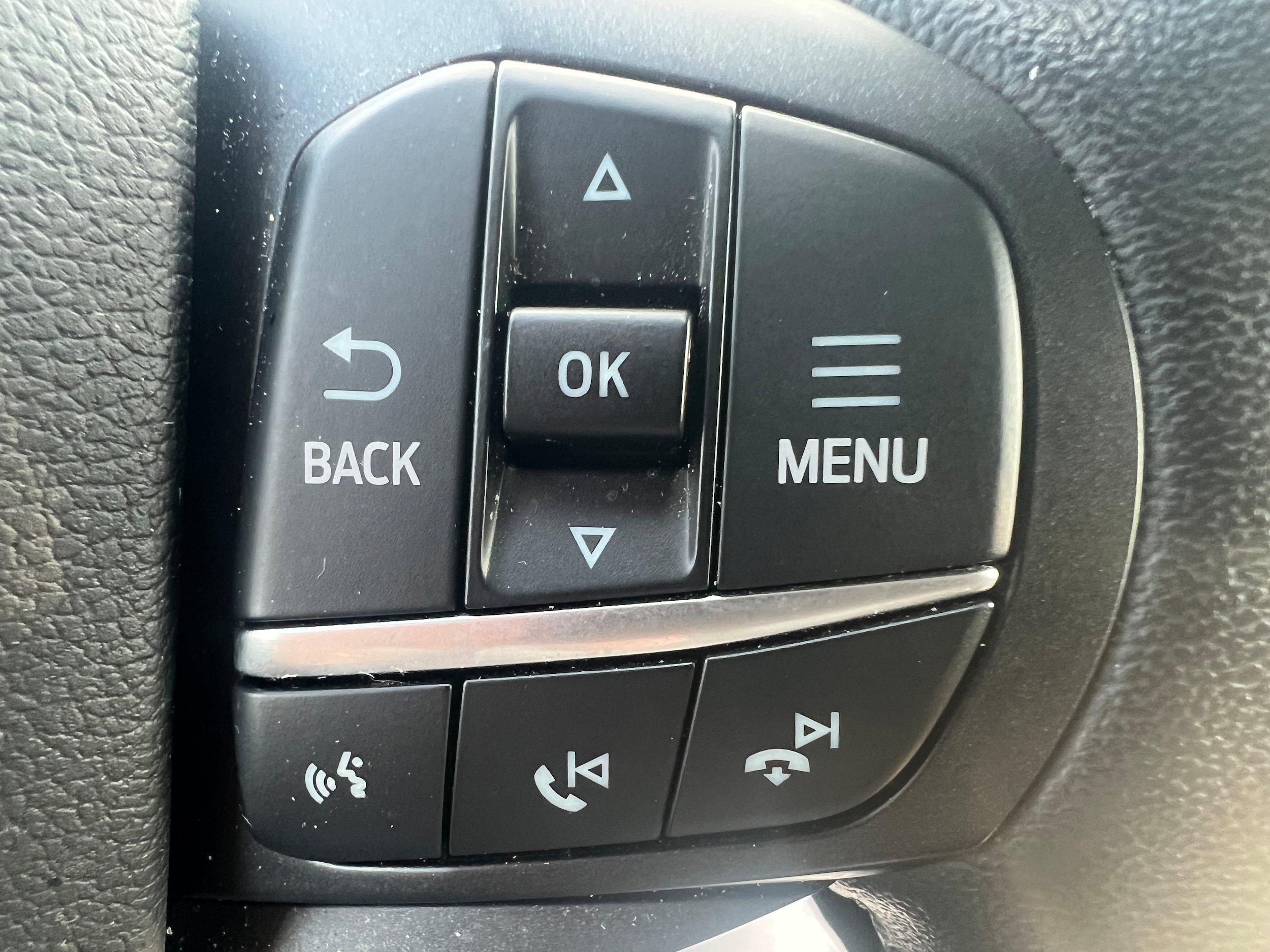 Used 2020 Ford Explorer XLT w/ Equipment Group 202A AWD/4WD image 22
