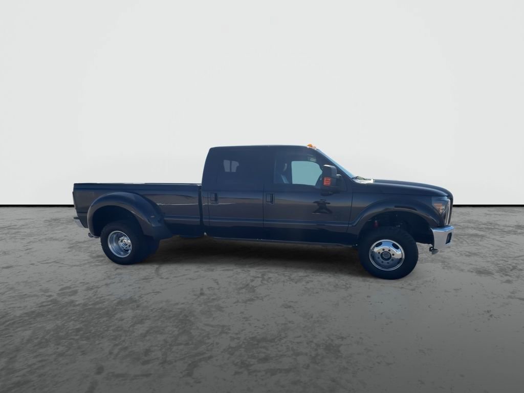 Used 2016 Ford F350 Lariat w/ Lariat Interior Package image 9