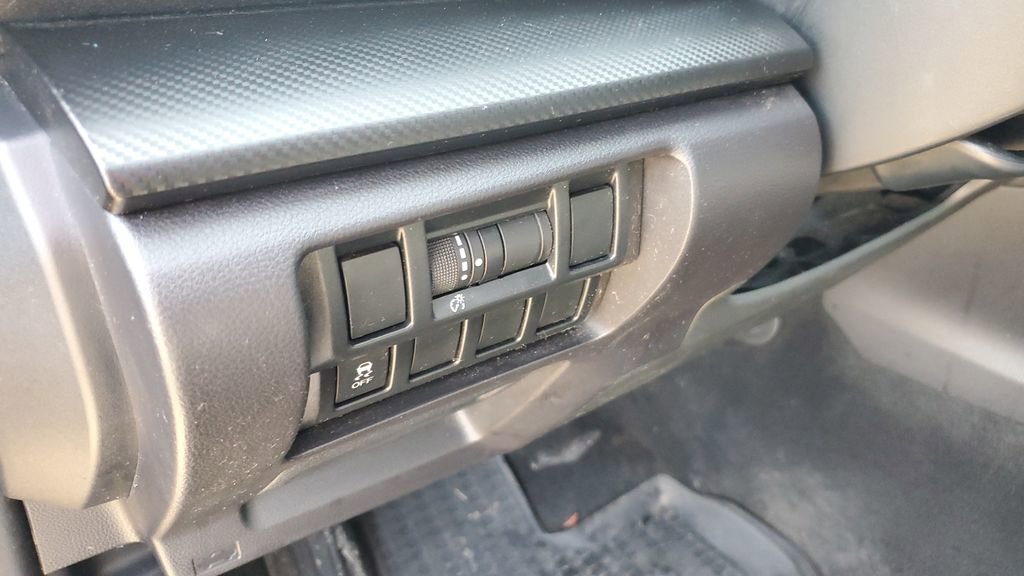 Used 2019 Subaru Impreza 2.0i Premium image 10