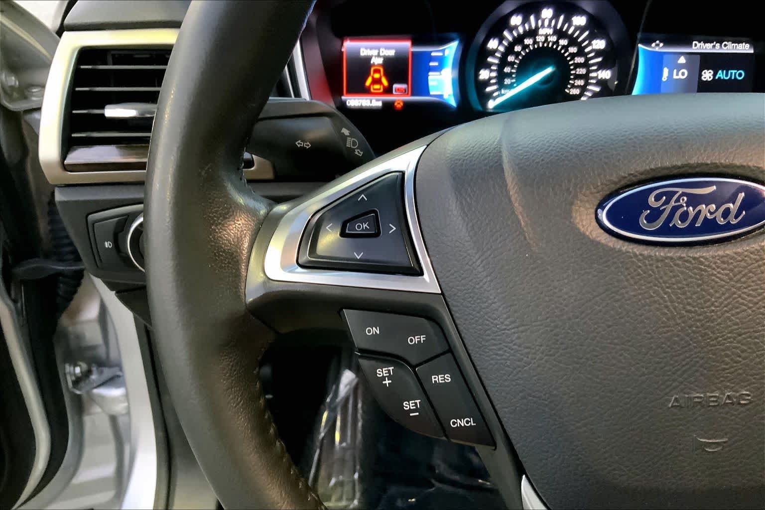 Used 2016 Ford Fusion SE w/ Equipment Group 202A FWD image 23