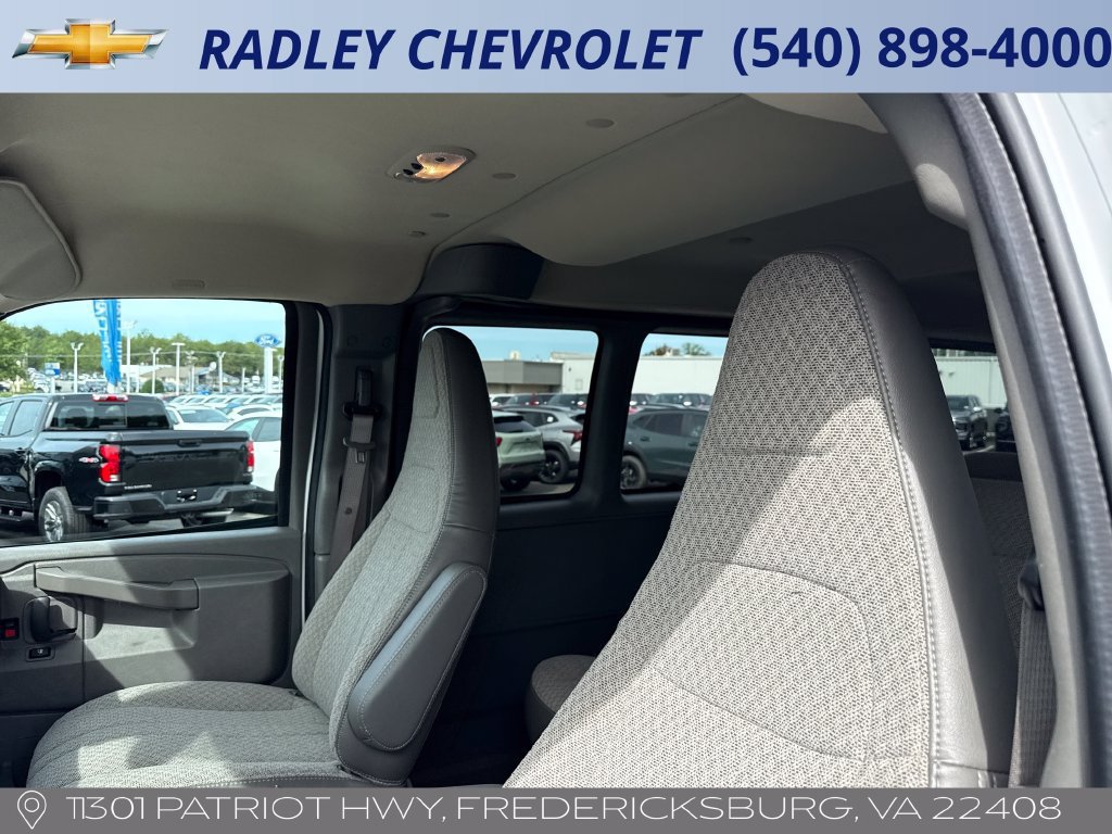 Used 2025 GMC Savana 3500 LT w/ LT Preferred Equipment Group RWD image 2