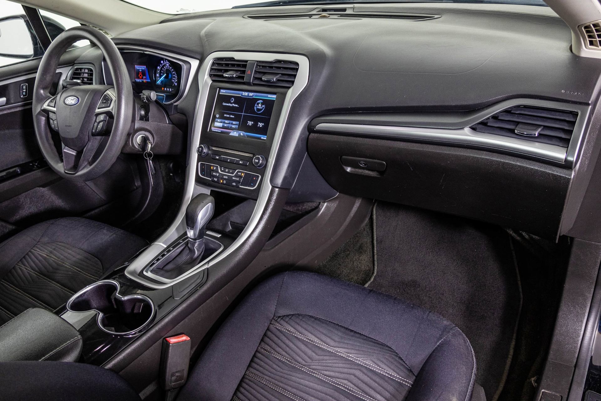 Used 2016 Ford Fusion SE FWD image 44