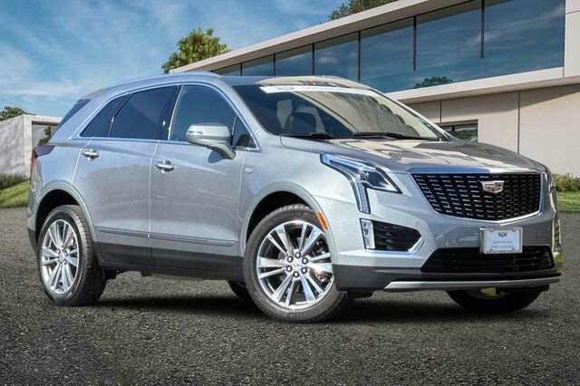 Used 2025 Cadillac XT5 Premium Luxury image 2