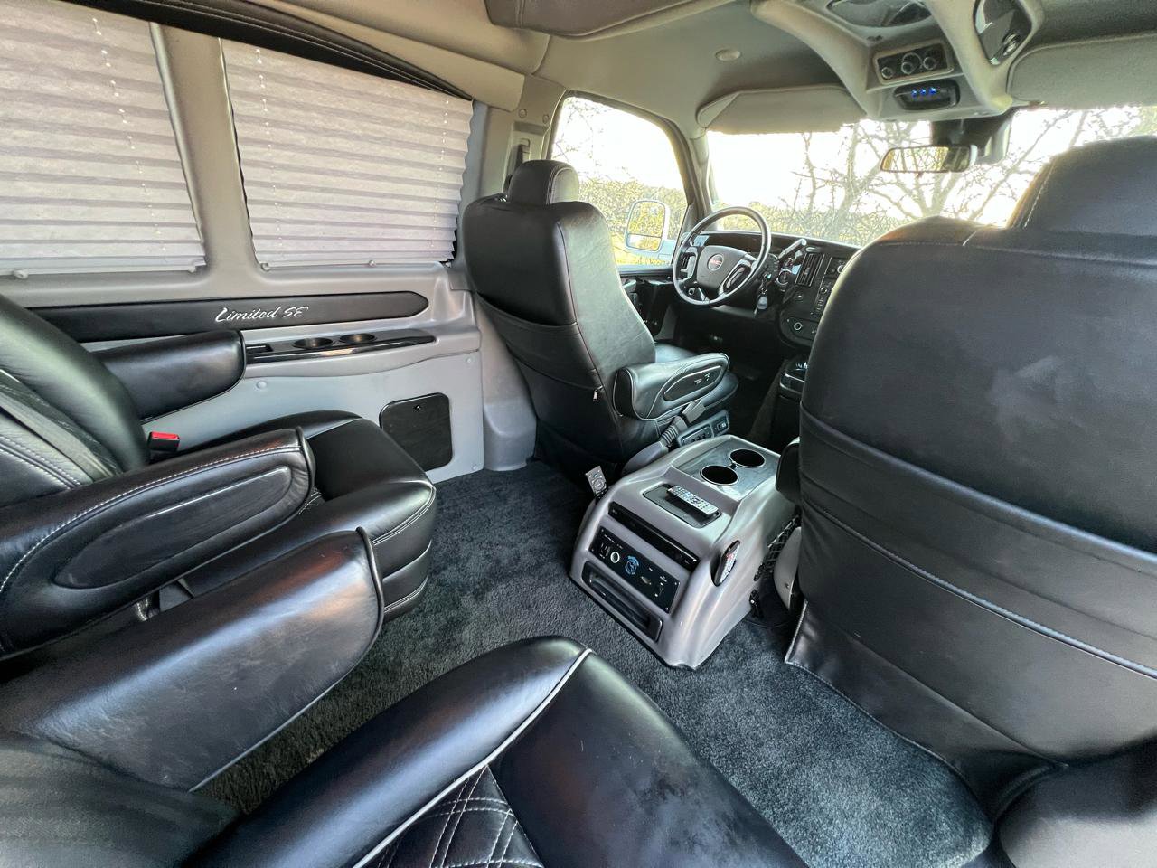 Used 2019 GMC Savana 2500 Extended w/ Enhanced Convenience Package image 30