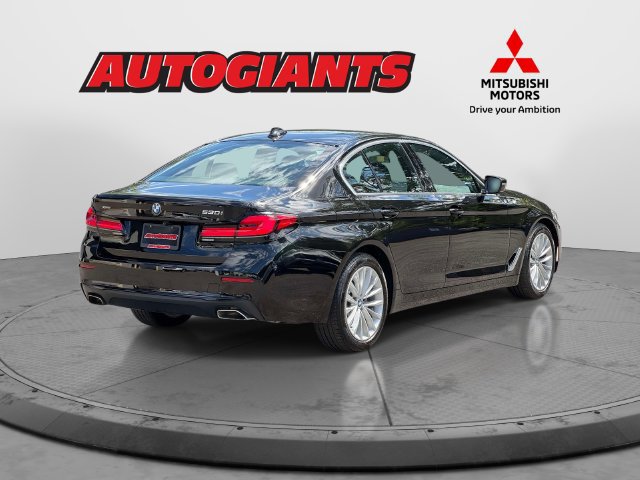 Used 2023 BMW 530i xDrive w/ Premium Package AWD/4WD image 4