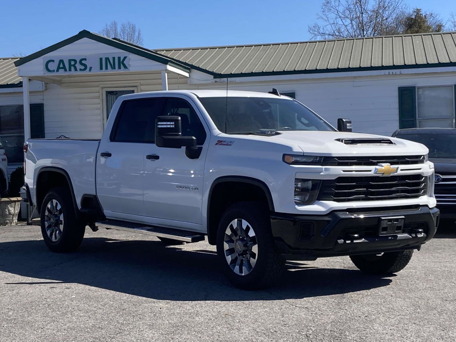 Used 2024 Chevrolet Silverado 2500 Custom w/ Custom Convenience Package image 1