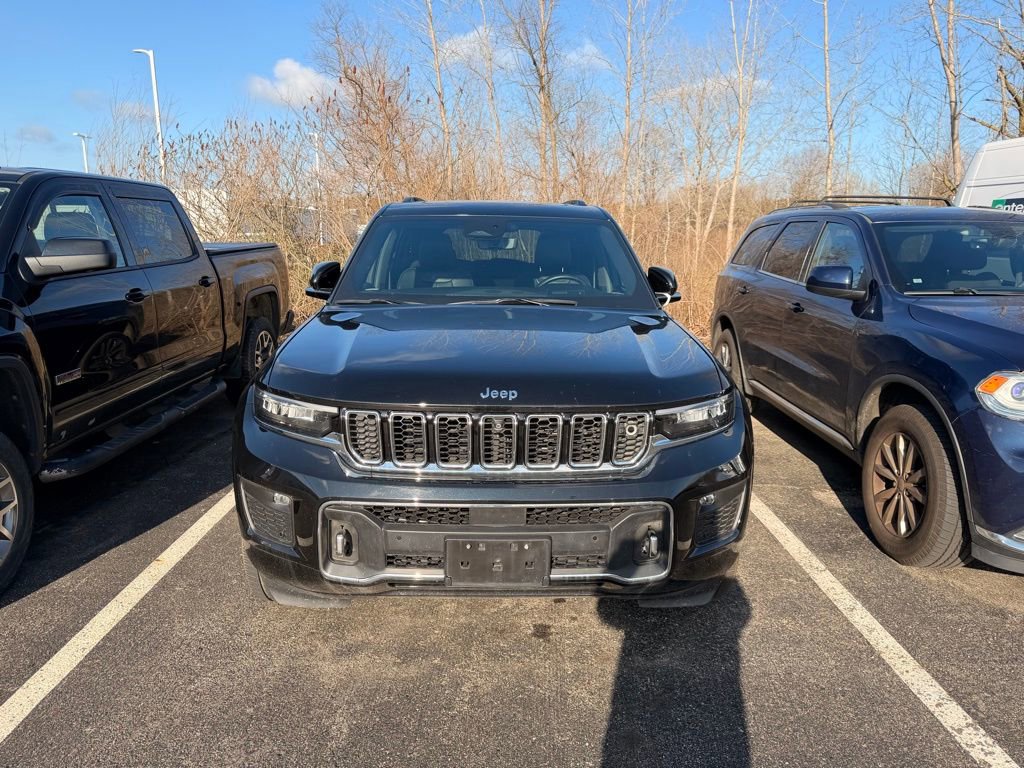 Used 2022 Jeep Grand Cherokee Overland w/ Advanced Protech Group III image 2