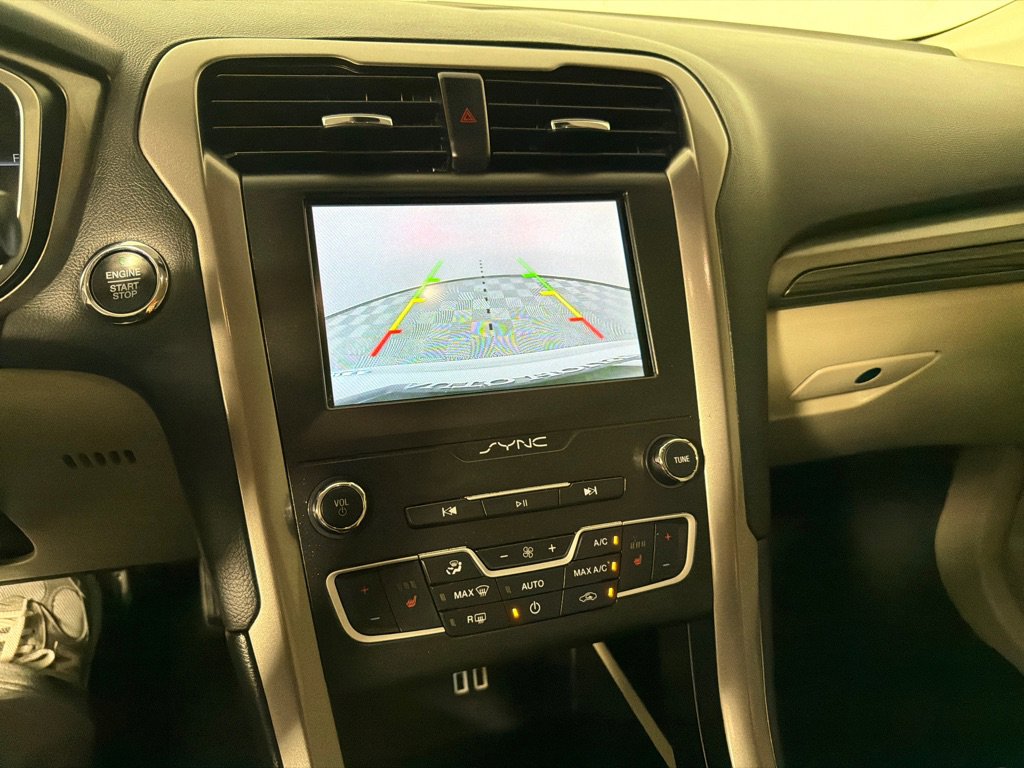 Used 2019 Ford Fusion SEL FWD image 17