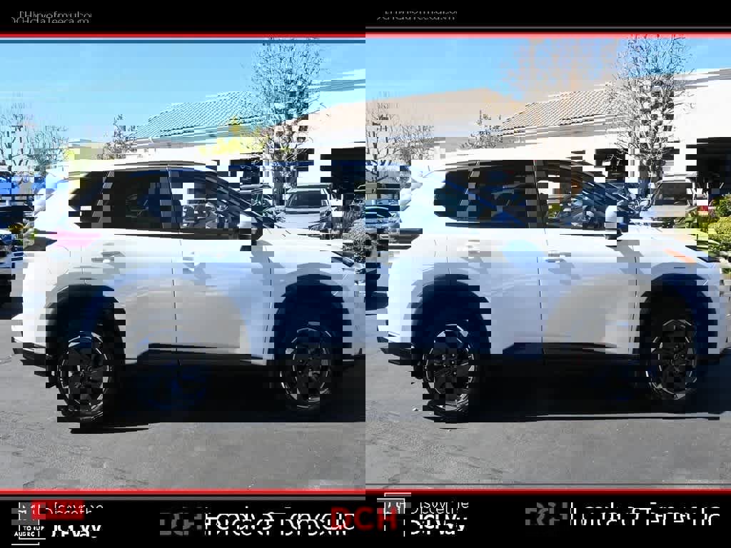 Used 2026 Nissan Rogue SV image 5