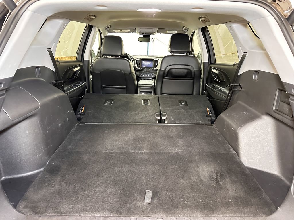 Used 2024 GMC Terrain SLT image 22