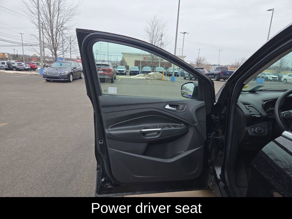 Used 2019 Ford Escape SE image 12