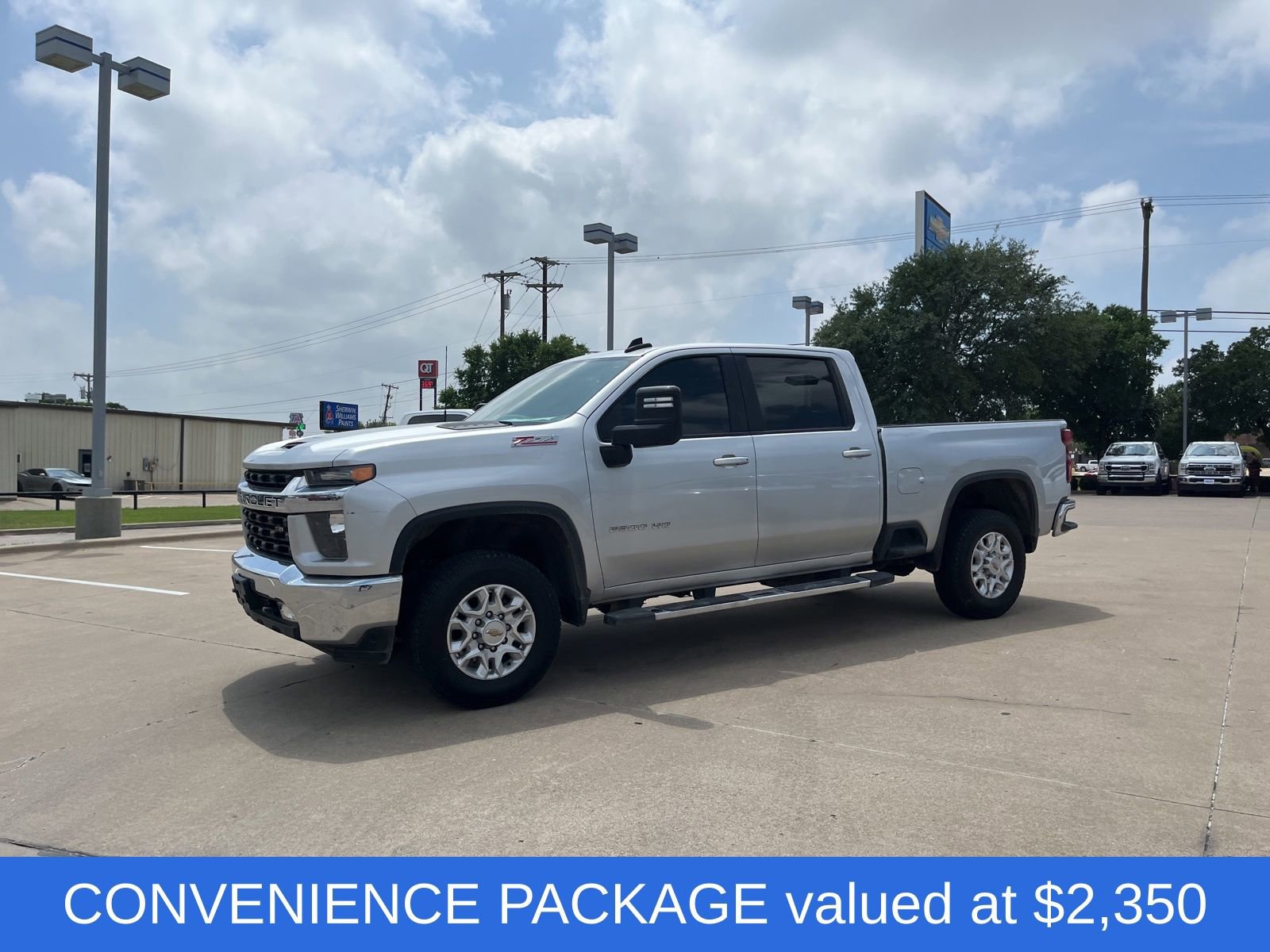 Used 2022 Chevrolet Silverado 2500 LT w/ Convenience Package AWD/4WD image 3