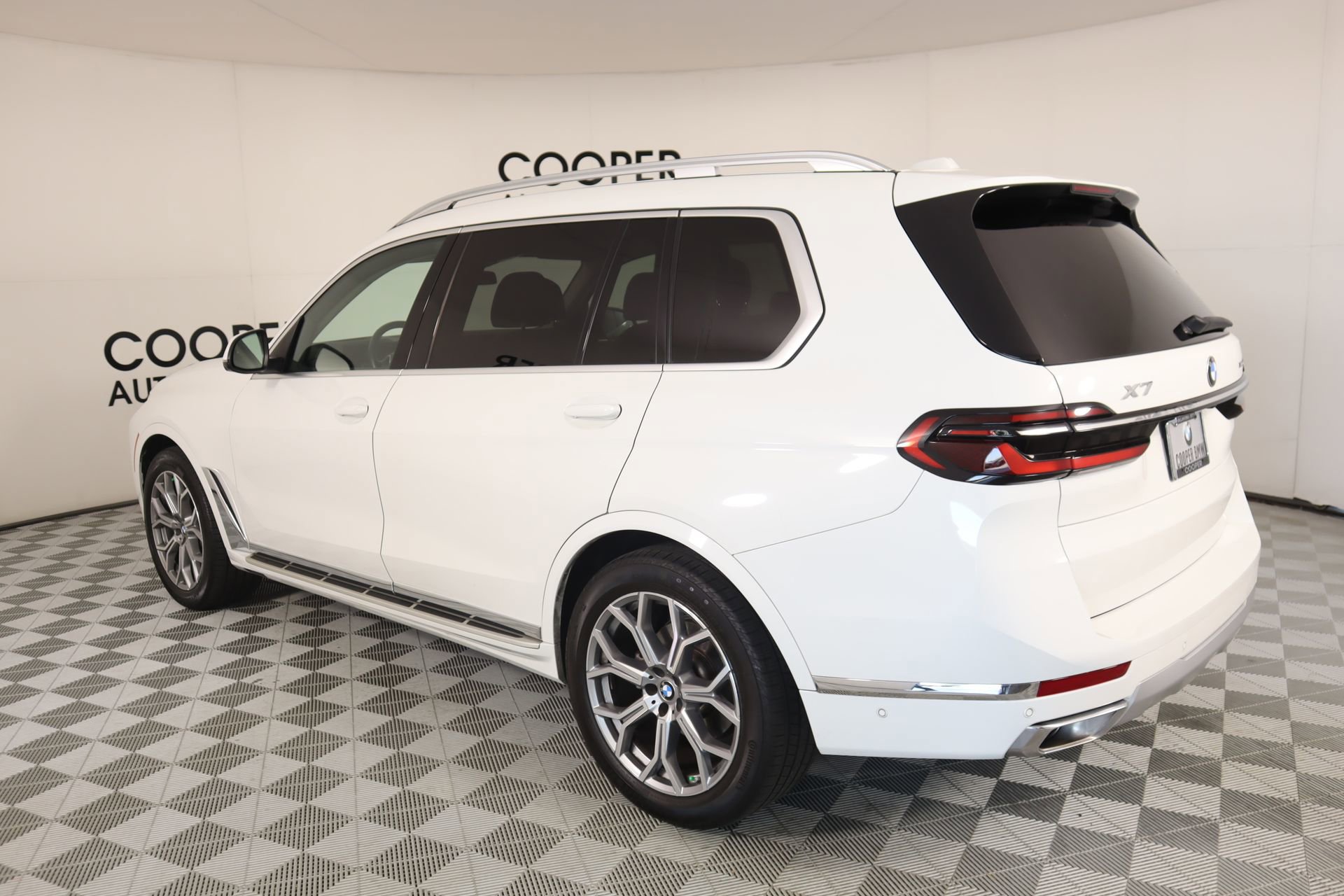 Used 2024 BMW X7 xDrive40i image 25