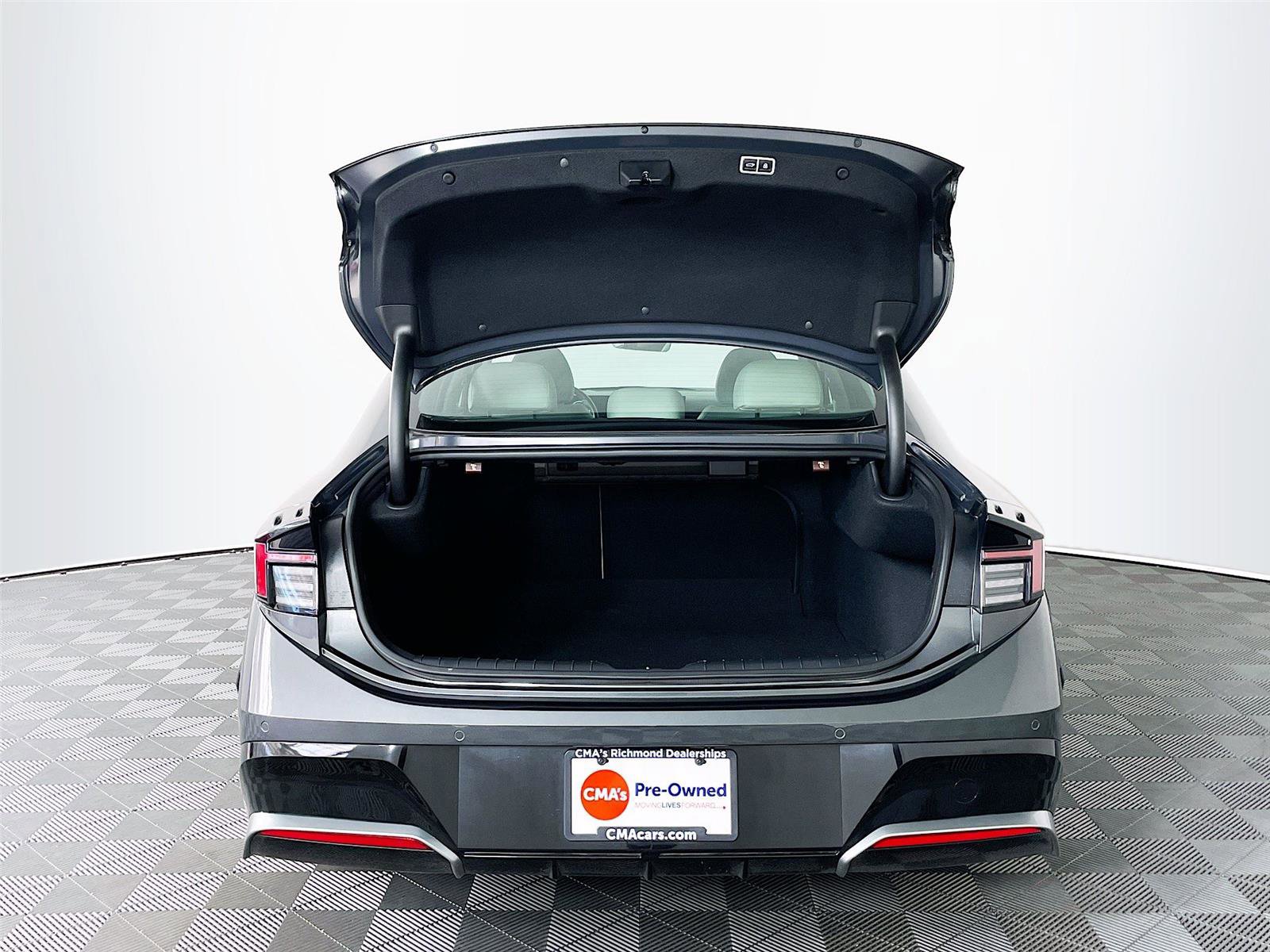 Used 2025 Hyundai Sonata Limited image 31