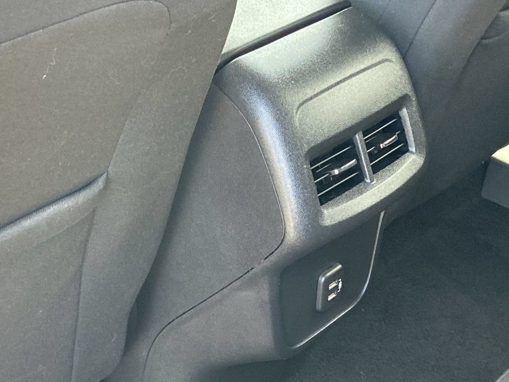 Used 2019 Chevrolet Equinox LT FWD image 16