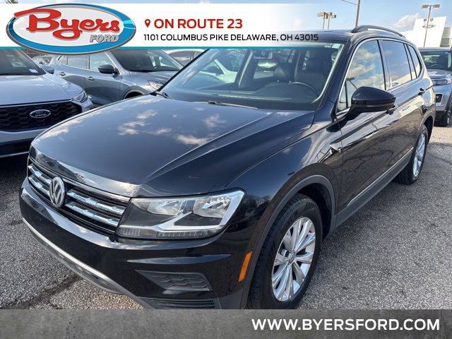 Used 2018 Volkswagen Tiguan SE w/ Panoramic Sunroof Package image 1