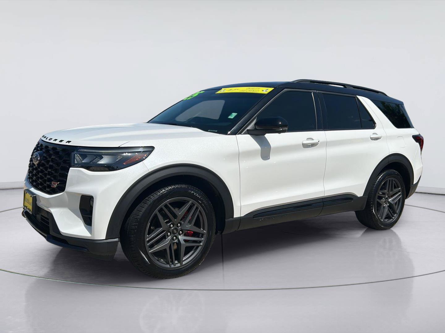 Certified 2025 Ford Explorer ST AWD/4WD image 3