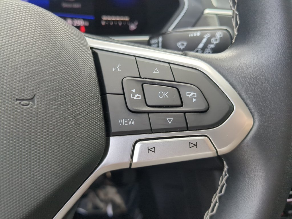 Used 2022 Volkswagen Tiguan SE FWD image 27