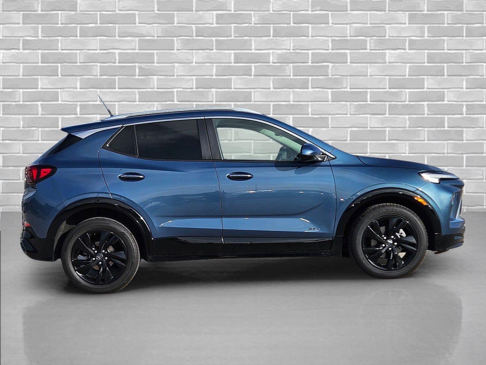 Used 2025 Buick Encore GX Sport Touring w/ Comfort Package FWD image 4