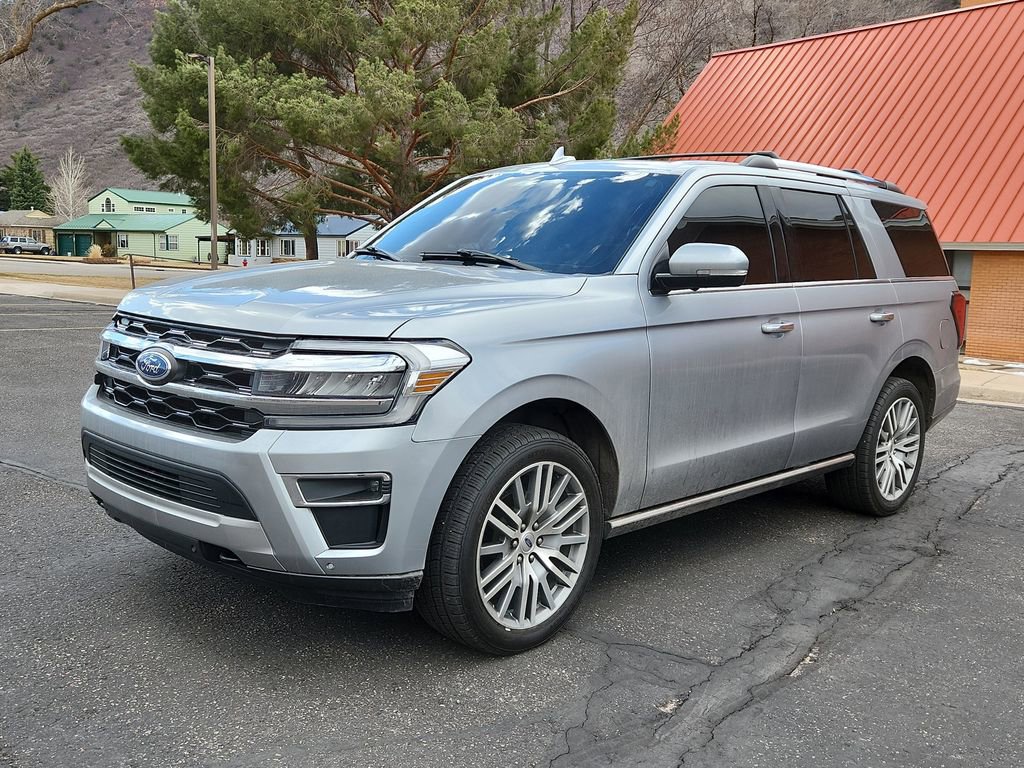 Used 2022 Ford Expedition Limited image 4