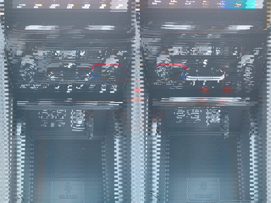 New 2025 Jeep Grand Cherokee L Limited w/ Luxury Tech Group II image 14