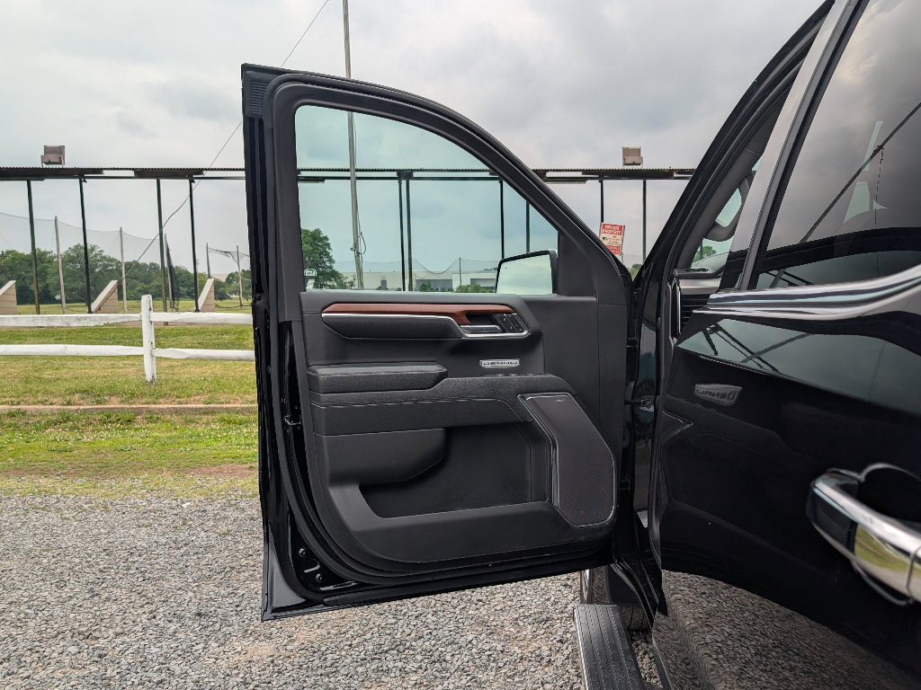 Used 2023 GMC Sierra 1500 Denali w/ Denali Reserve Package AWD/4WD image 11
