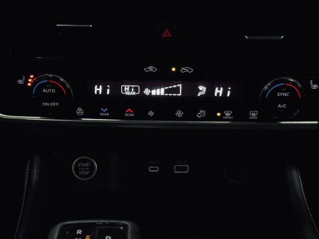 Used 2023 Nissan Rogue SL w/ SL Premium Package image 32