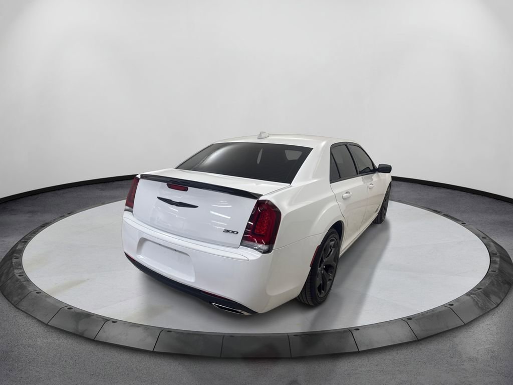 Used 2023 Chrysler 300 Touring w/ Sport Appearance Package RWD image 5