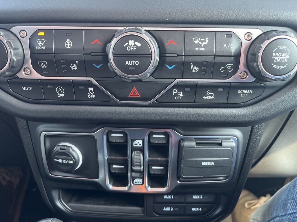 Used 2025 Jeep Gladiator Sport image 16