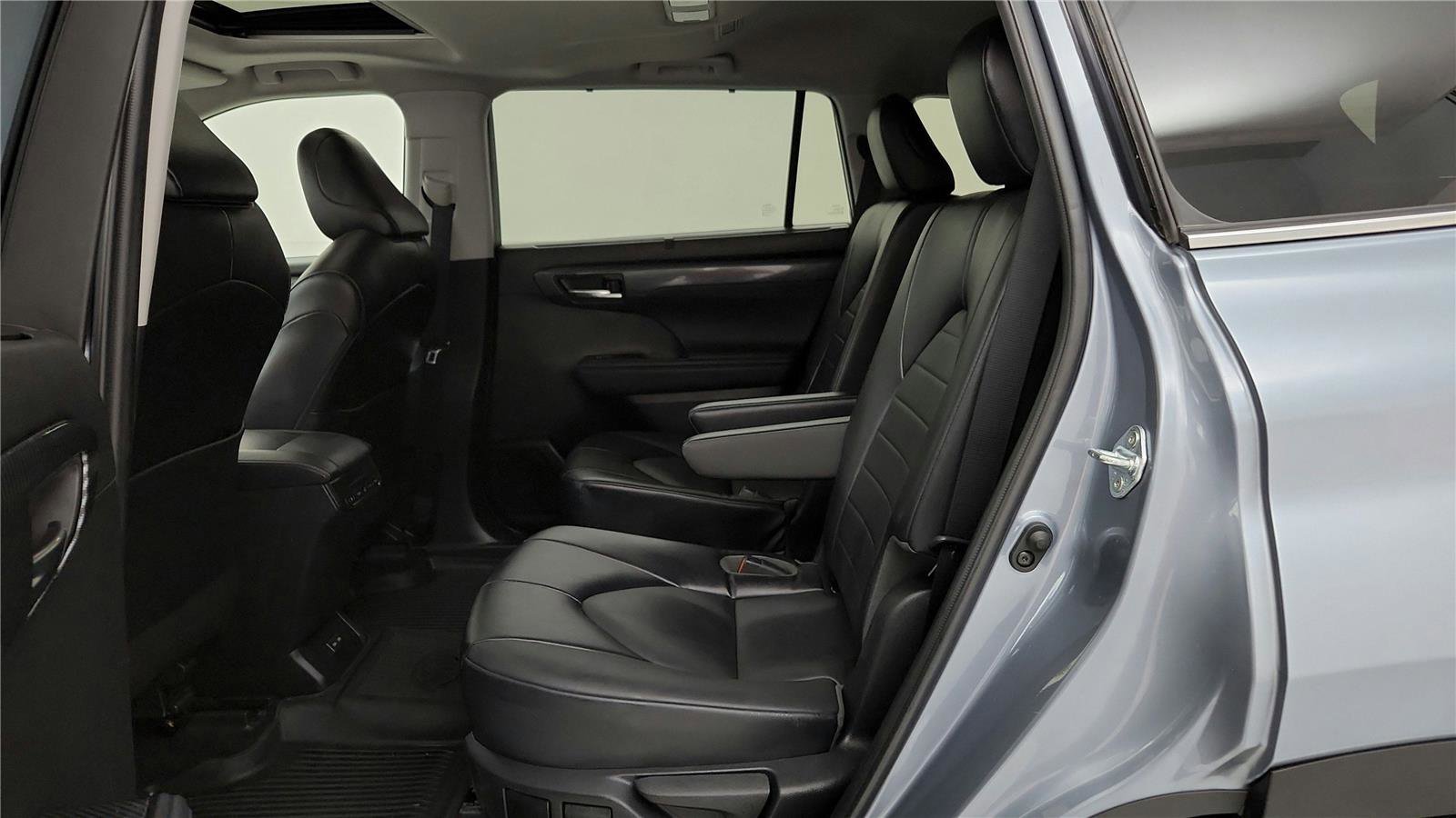 Certified 2022 Toyota Highlander XLE image 33