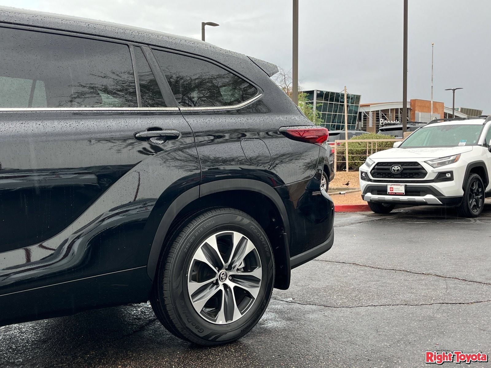 Certified 2024 Toyota Highlander XLE AWD/4WD image 11