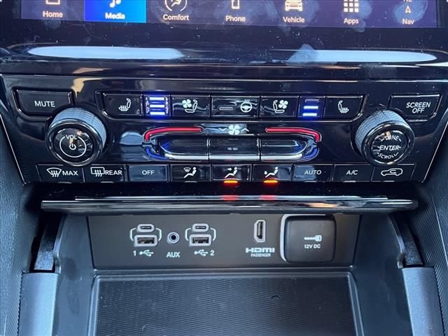 New 2024 Jeep Grand Cherokee Trailhawk w/ Advanced Protech Group II AWD/4WD image 17