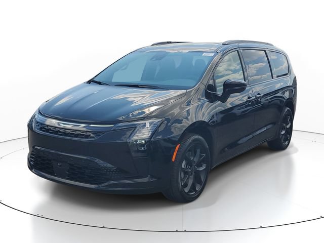 New 2027 Chrysler Pacifica Limited w/ Family Tech Group AWD/4WD image 2