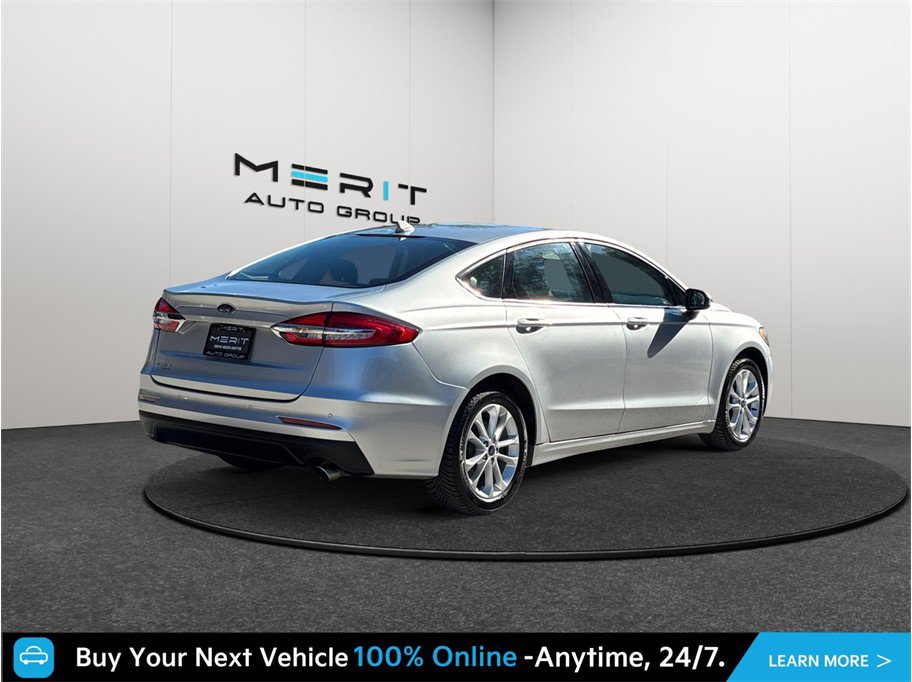 Used 2019 Ford Fusion SE FWD image 9