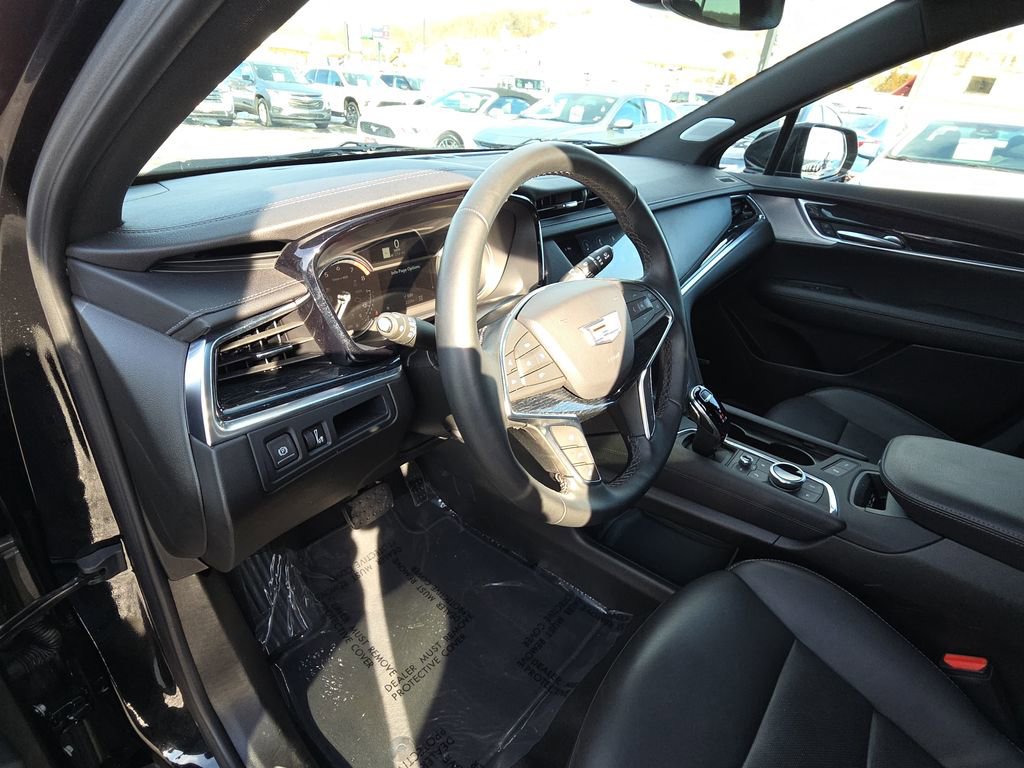 Used 2025 Cadillac XT5 Premium Luxury image 14