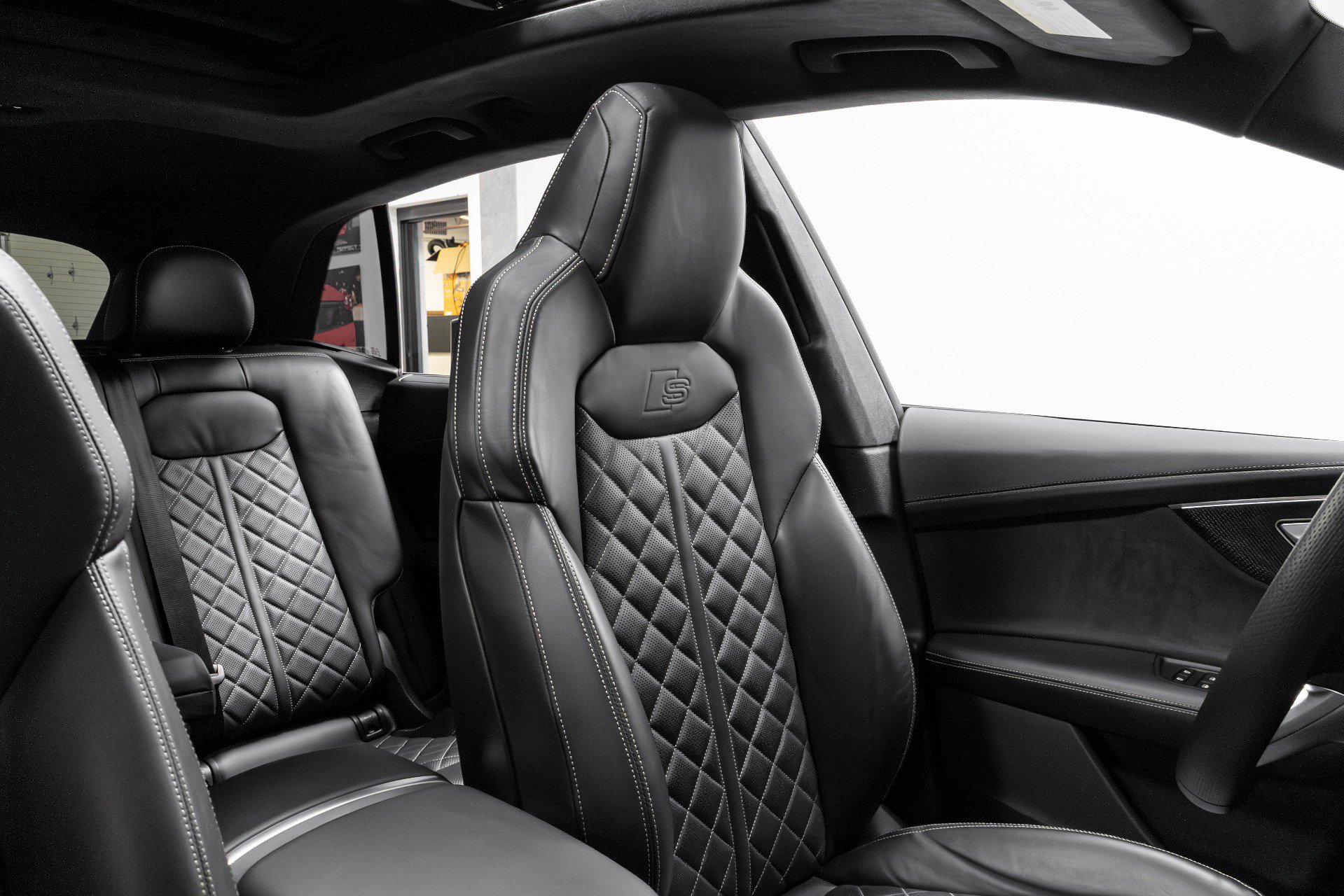 Used 2023 Audi SQ8 Prestige image 18