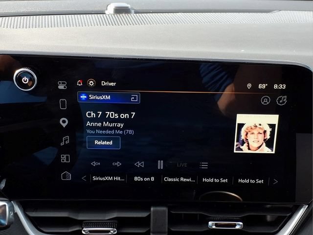 Used 2025 Chevrolet Equinox LT w/ Safety and Technology Package FWD image 18