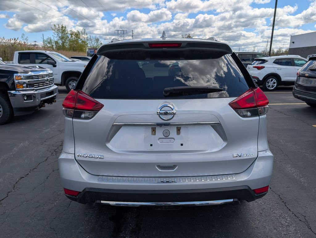 Used 2017 Nissan Rogue SV w/ SV Premium Package AWD/4WD image 7