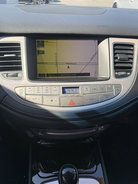 Used 2012 Hyundai Genesis 5.0 R-Spec RWD image 15