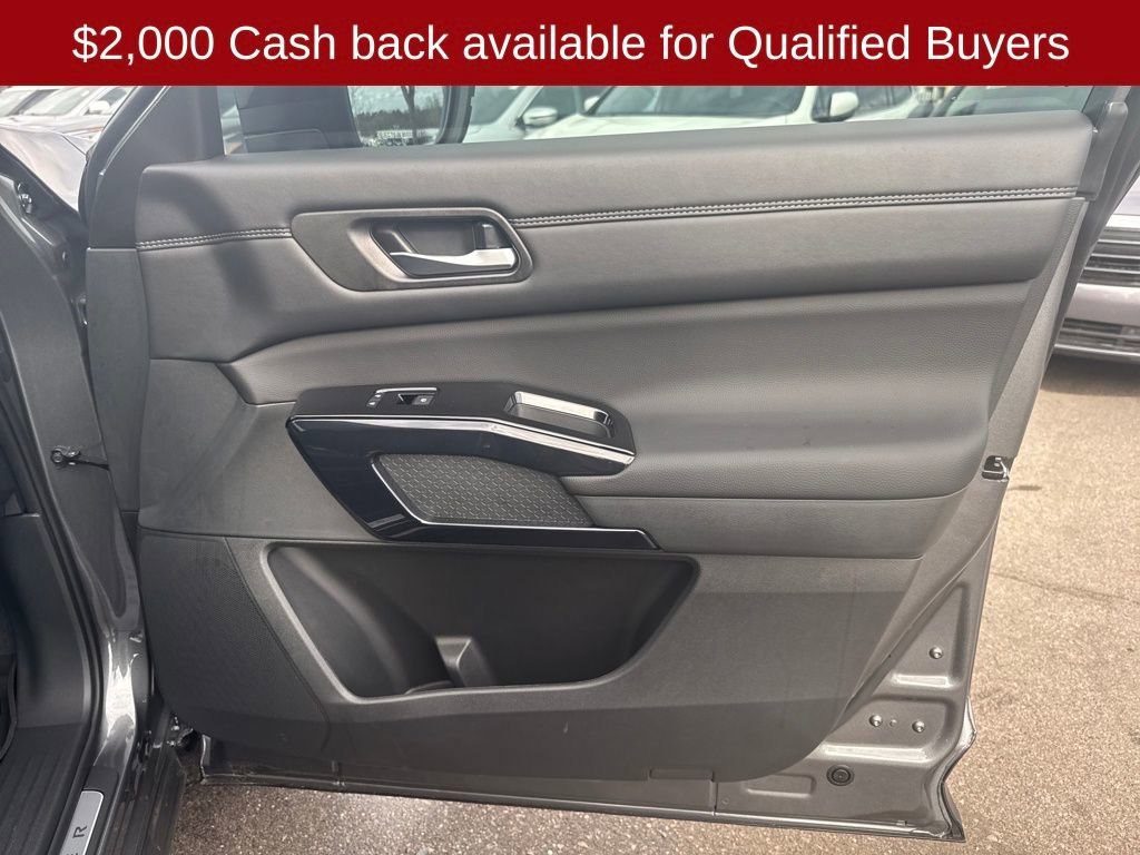 New 2026 Nissan Pathfinder Platinum image 40