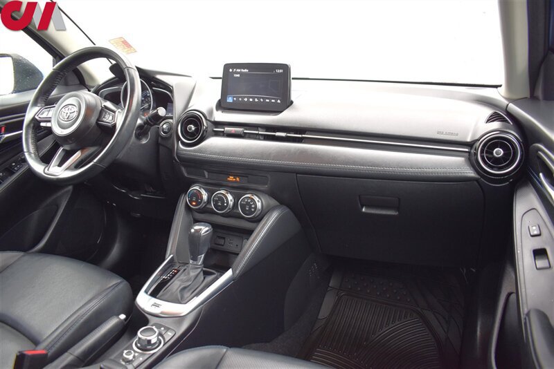 Used 2019 Toyota Yaris XLE FWD image 12