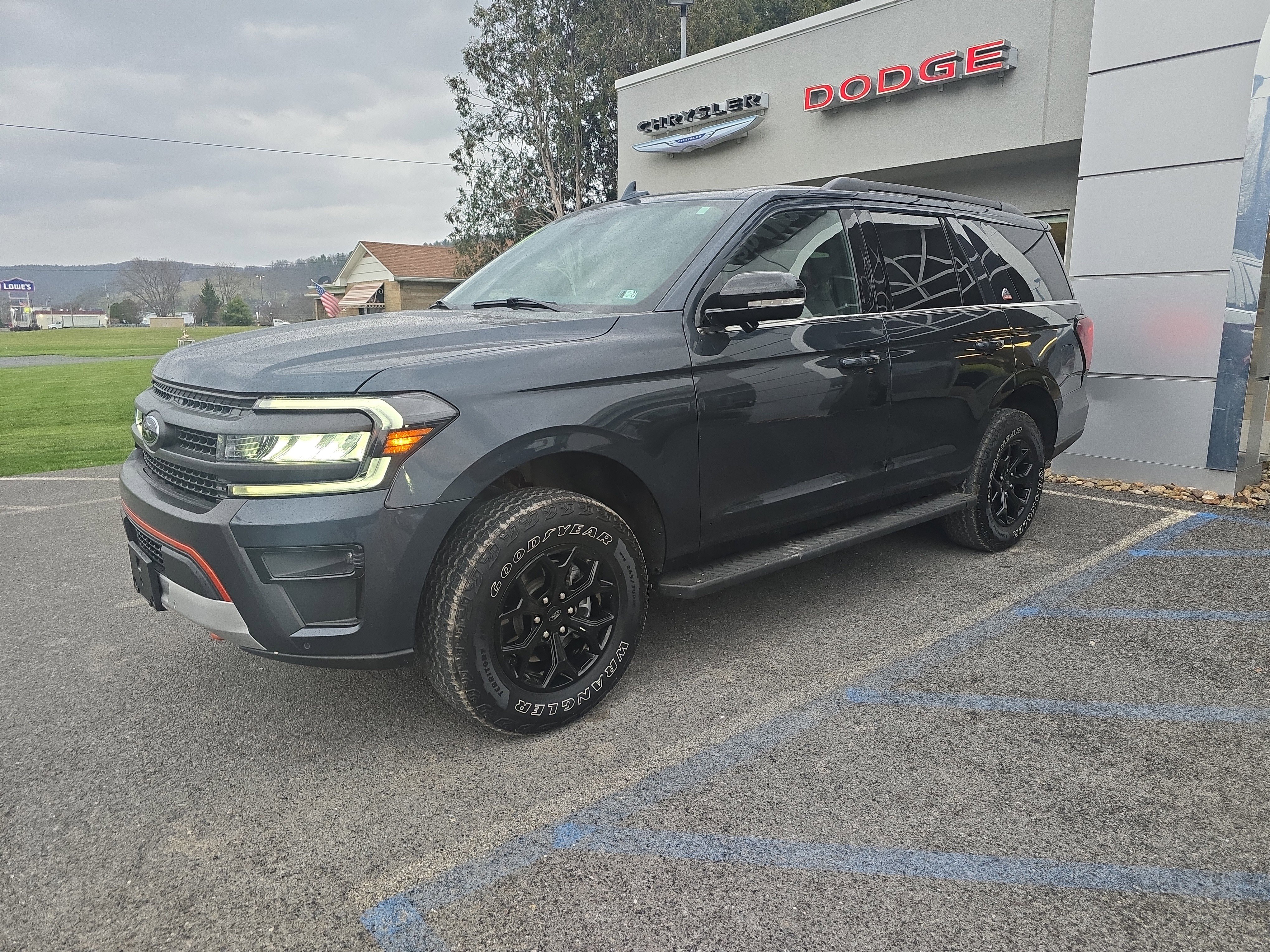 Used 2024 Ford Expedition Timberline image 8