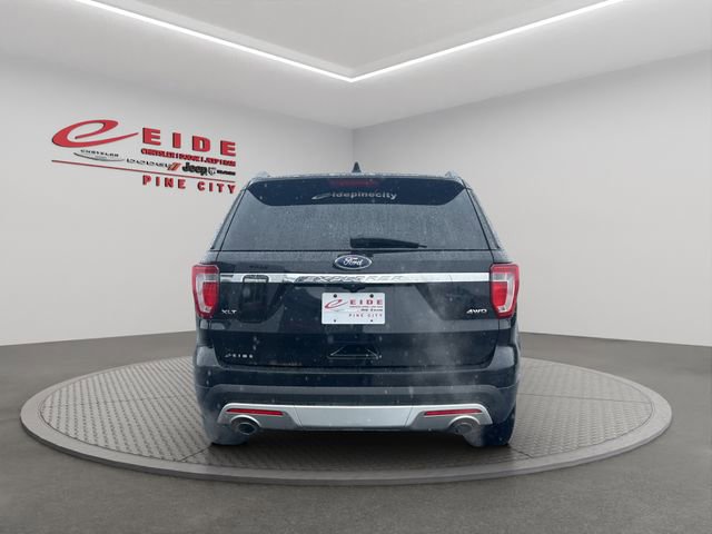 Used 2017 Ford Explorer XLT w/ XLT Technology Feature Bundle image 5