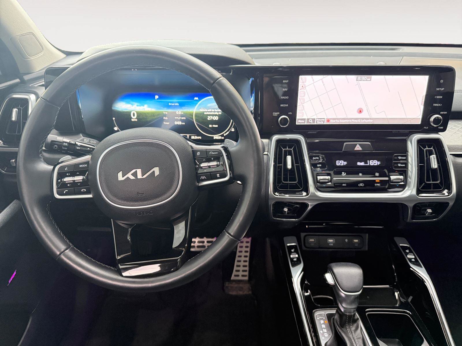 Used 2023 Kia Sorento AWD image 13