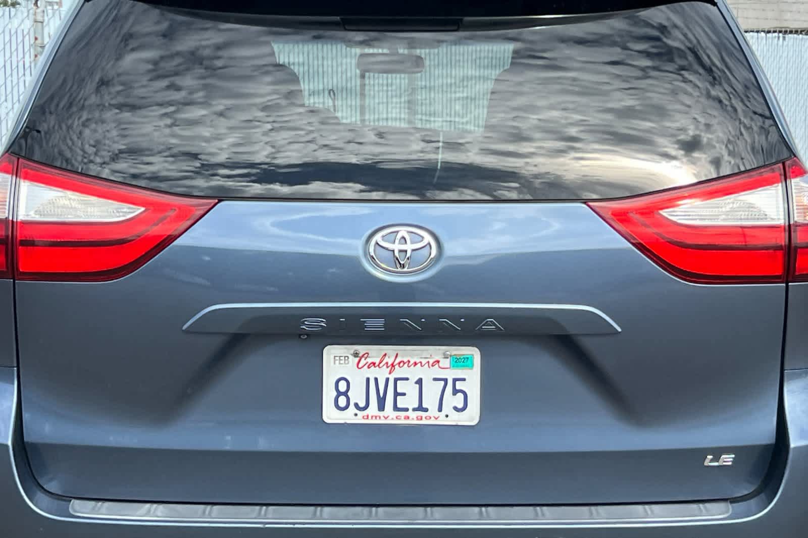 Used 2015 Toyota Sienna LE FWD image 22