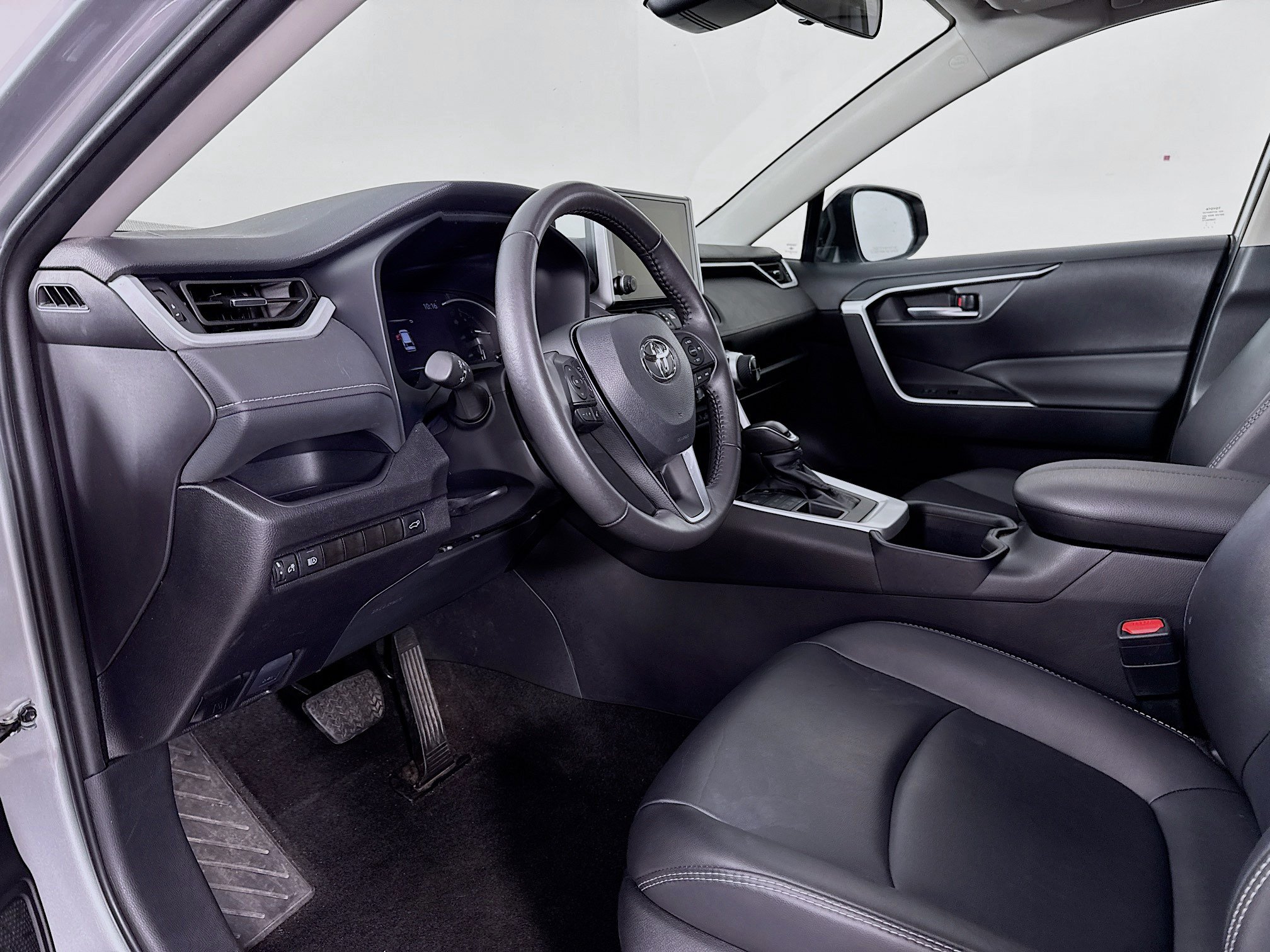 Certified 2025 Toyota RAV4 XLE Premium AWD/4WD image 9