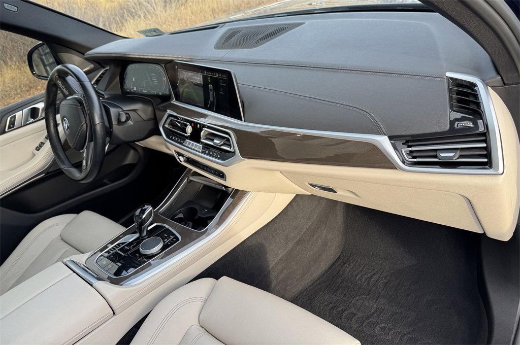 Used 2021 BMW X5 xDrive40i w/ Premium Package 2 image 32