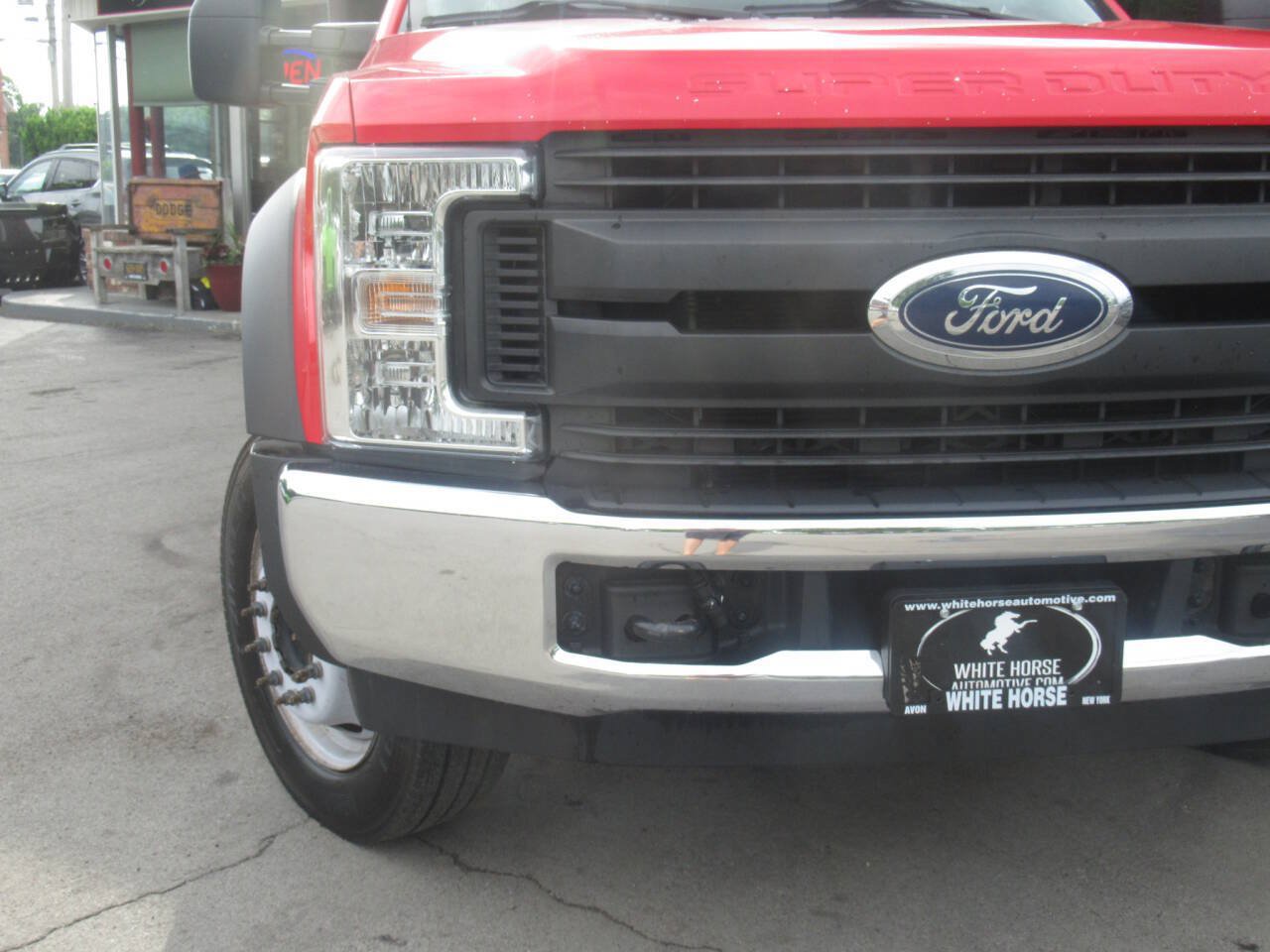 Used 2017 Ford F550 2WD Regular Cab Super Duty image 3