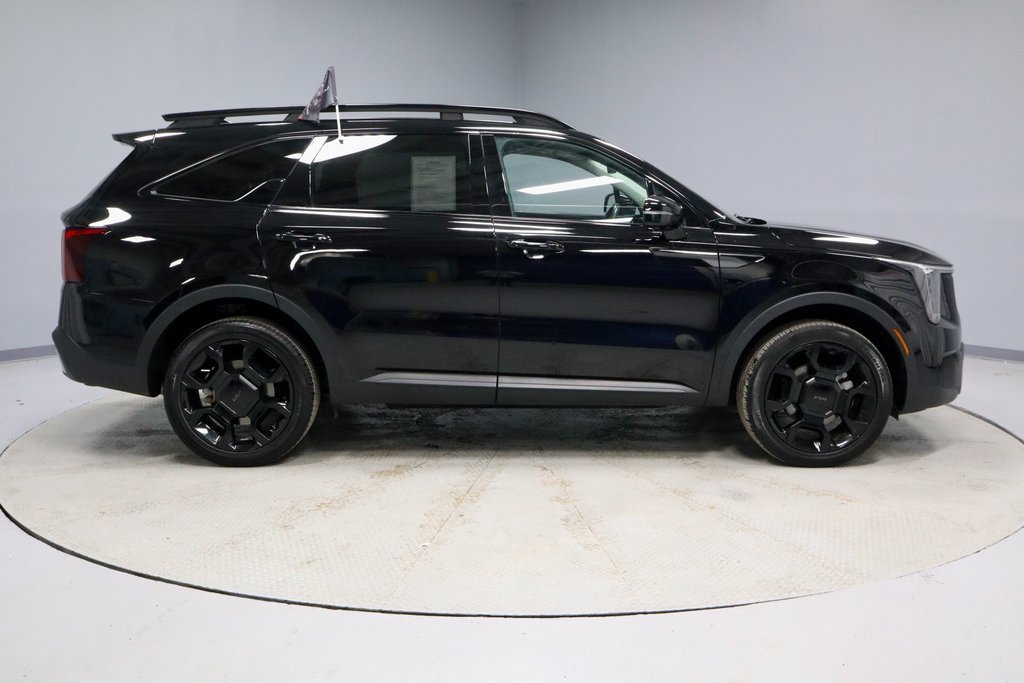 Used 2025 Kia Sorento SX image 14