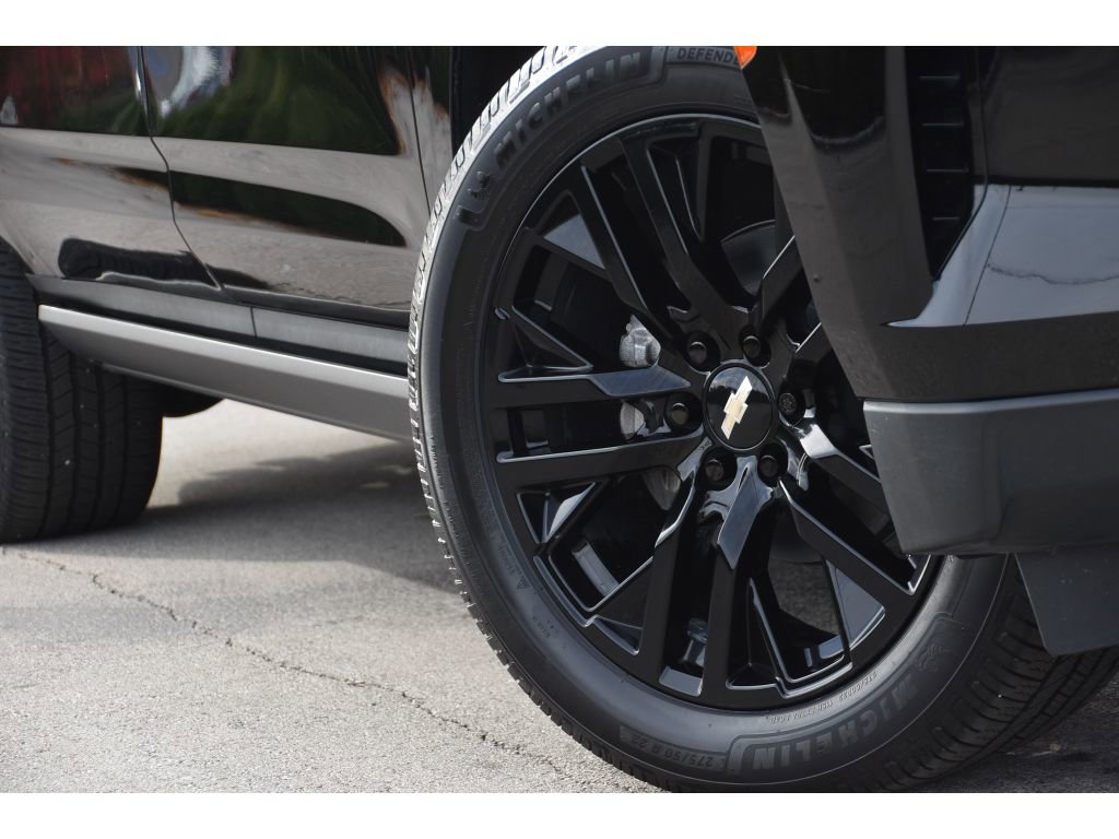 Used 2021 Chevrolet Suburban High Country w/ Premium Package image 9